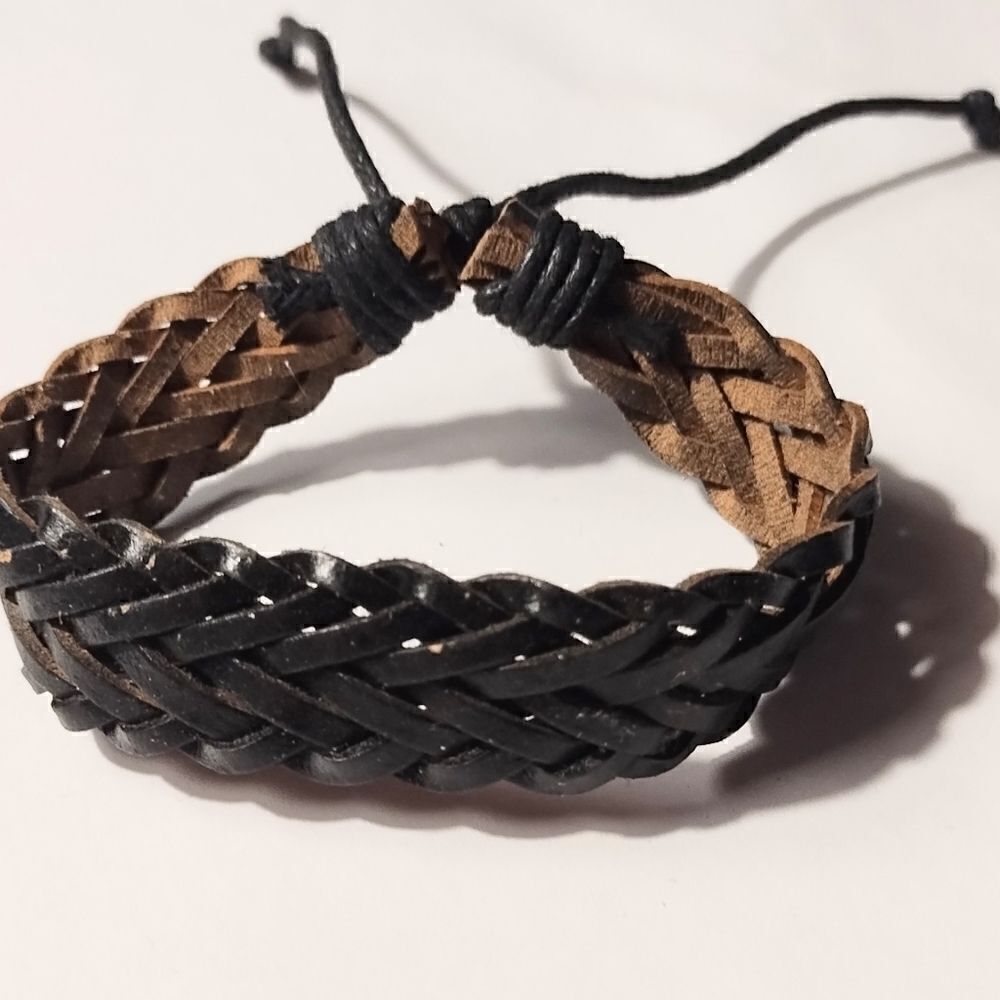 ‎Leather bracelet braided black new d17